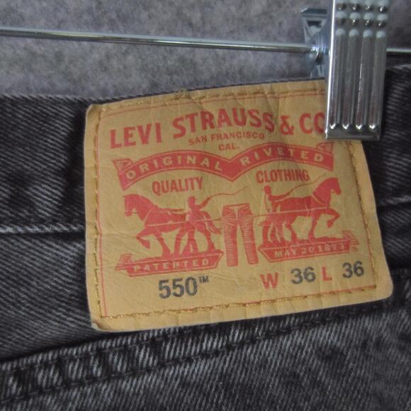 Levis 550 Jeans Mens 36x36 Black Relaxed Fit Tapered Leg Denim Zip Fly 5 Pocket - Picture 6 of 8